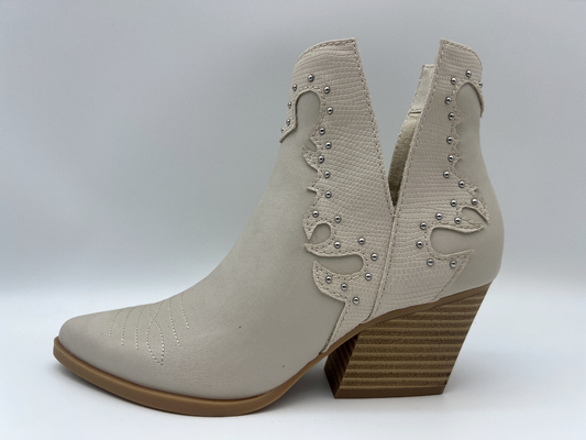 Les chaussures élégantes en cuir des femmes d'ODM pile naturelle de petit individu de goujons avec le talon d'ABS