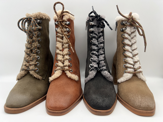Bottes à lacets antidérapantes imperméables de robe de l'hiver des femmes, cuir mou de suède de vache avec la doublure de haute qualité de peluche