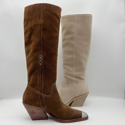 Outre du cuir mou blanc de suède de vache avec des bottes de la robe des femmes piquantes de broderie, conception élégante de chapeau d'orteil en métal