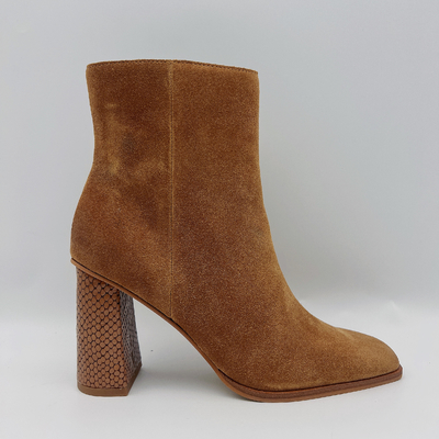 Bottines élégantes de suède de dames d'OEM d'ODM de Toe Leather Ankle Boots de place