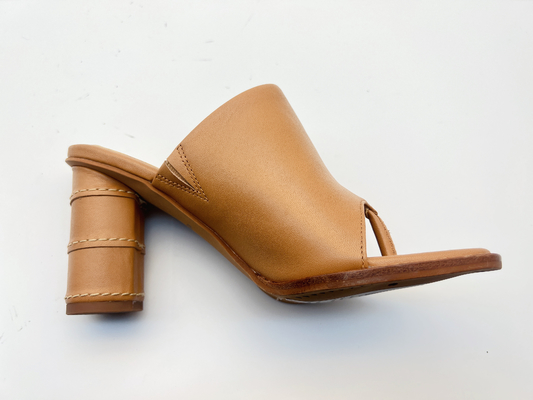 OEM Tan Open Toe Thong Sandals des chaussures élégantes des femmes en cuir de vache molle