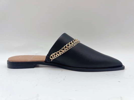 Les chaussures de sport plates noires des femmes de GV, Toe Slippers fermé noir d'une seule pièce