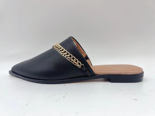 Les chaussures de sport plates noires des femmes de GV, Toe Slippers fermé noir d'une seule pièce