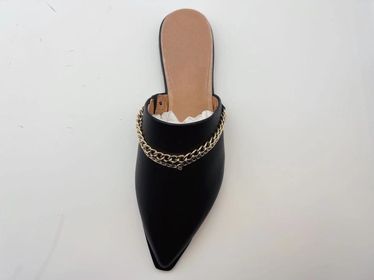 Les chaussures de sport plates noires des femmes de GV, Toe Slippers fermé noir d'une seule pièce