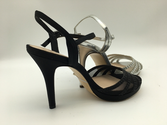 Les dames stylets garnissent en cuir doucement les sandales argentées de talon haut ouvert de l'orteil 5cm de sandales