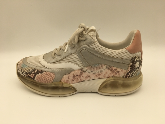 Les dames dentellent des chaussures d'impression de python, chaussures de tennis en cuir confortables