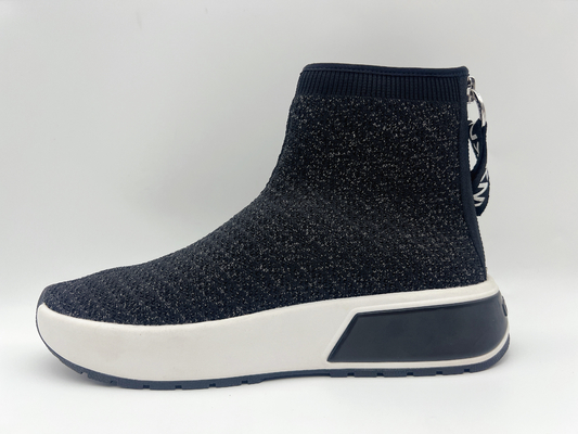 Les chaussures de travail résistantes de glissement supérieur élevé noir de dames tricotent doucement le tissu avec plié