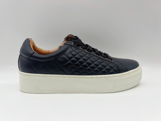 Les chaussures en cuir plates des femmes de loisirs avec le blanc glissent non Outsole en caoutchouc