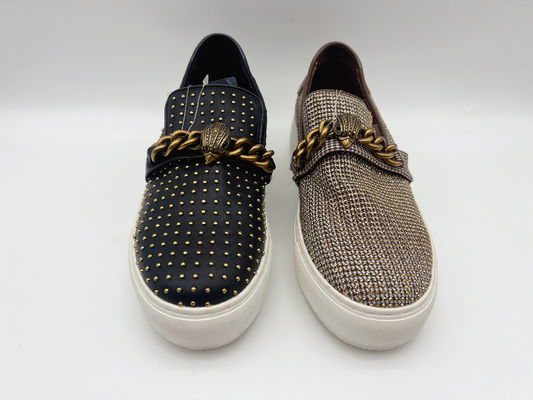 Coutume noire plate des chaussures en cuir des femmes durables occasionnelles avec le clip D en métal