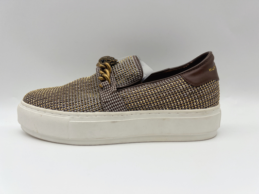 Coutume noire plate des chaussures en cuir des femmes durables occasionnelles avec le clip D en métal