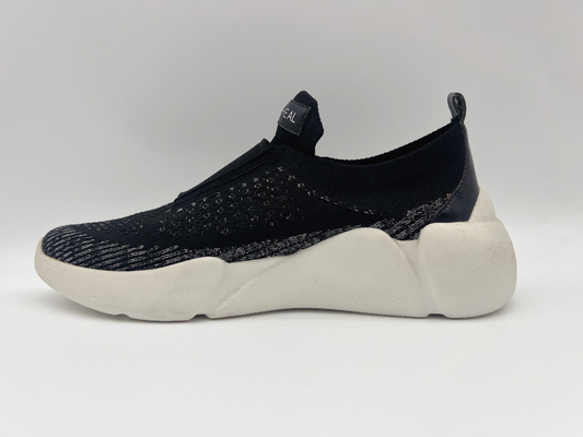 Empeigne élastique large de 5cm de travail de glissement de noir de marine des femmes résistantes de chaussures