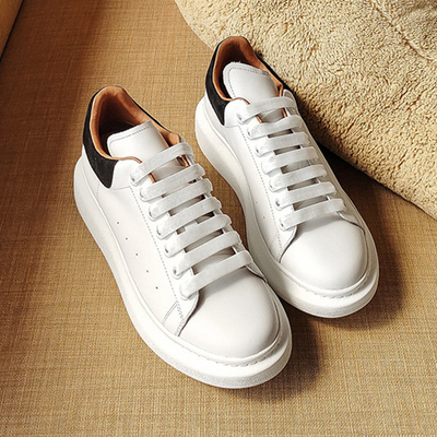 Matériel supérieur mou blanc occasionnel des chaussures sportives des femmes de tendance