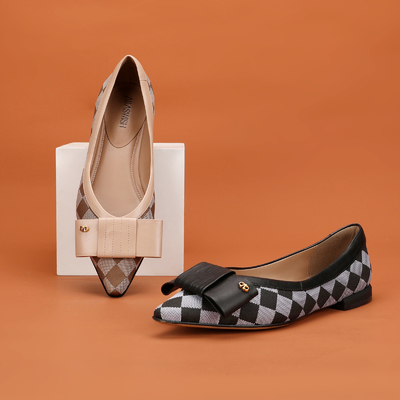 Modèle de plaid de chaussures en cuir plat doux et léger de femmes pour le bureau