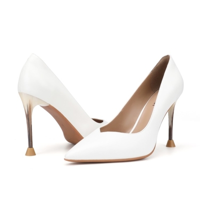 Chaussures élégantes de cuir verni blanches des femmes talons hauts confortables de 3,9 pouces