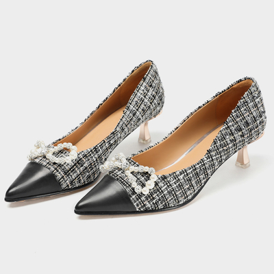 Les chaussures élégantes en cuir molles des femmes, chaussures piquantes occasionnelles quotidiennes de pompe de talon haut de 5cm