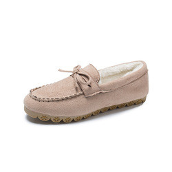 Le tendon de boeuf plat plus le coton occasionnel de dames de velours chausse paresseux