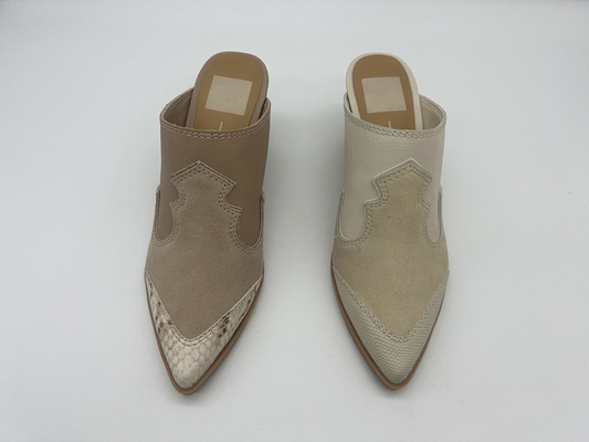 Toe Shoes Tan aigu des femmes d'OEM/outre des chaussures de sport blanches avec TPR Outsole