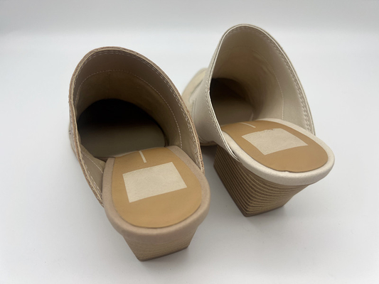 Toe Shoes Tan aigu des femmes d'OEM/outre des chaussures de sport blanches avec TPR Outsole