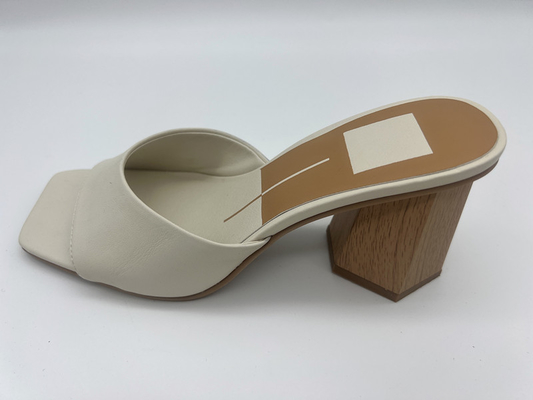 Les sandales en cuir molles de dames d'une courroie ajustent Toe Womens Beige Heeled Sandals
