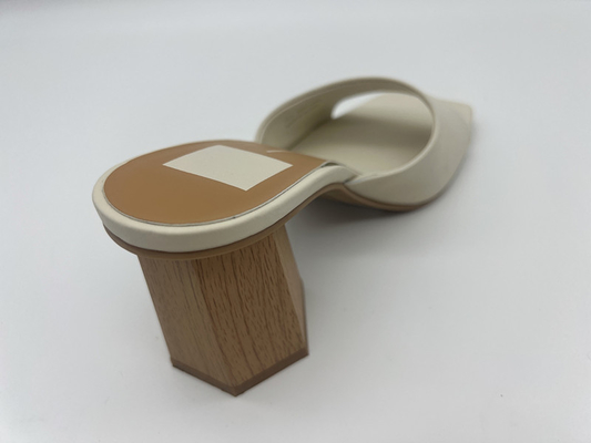 Les sandales en cuir molles de dames d'une courroie ajustent Toe Womens Beige Heeled Sandals