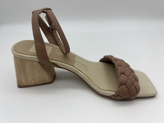Les sandales de Tan Woven Ladies Soft Leather piaulent Toe With Metal Buckle