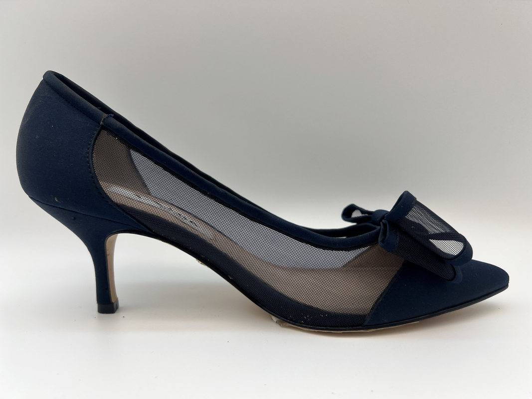 Noir respirable des chaussures élégantes en cuir des femmes de GV dirigé a fermé Toe Heels With Mesh Butterfly
