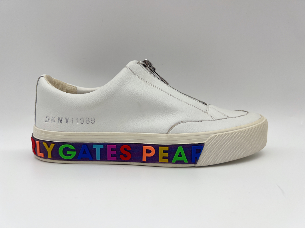 Chaussures de tennis de cuir verni des femmes molles de chaussures faites sur commande de sports sportifs d'ODM avec la tirette en métal