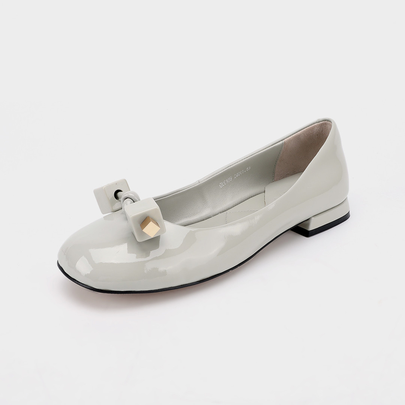Chaussures plates occasionnelles de dames grises de boucle carrée de riz, chaussures plates confortables des femmes