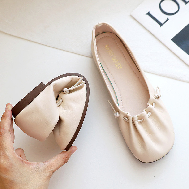 Chaussures plates de ballet doux de couleur solide, la place blanche Toe Crinkled Rubber Flat Shoes des femmes